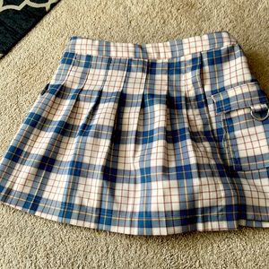 Forever 21- new- good condition- plaid pattern
